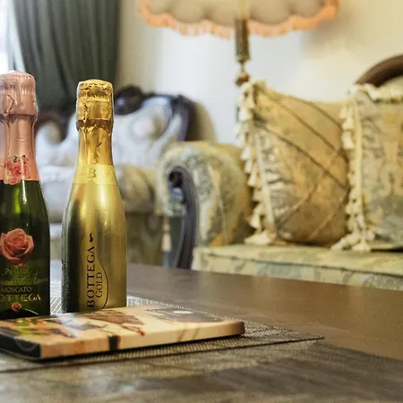 Luxury Antique * וארנה